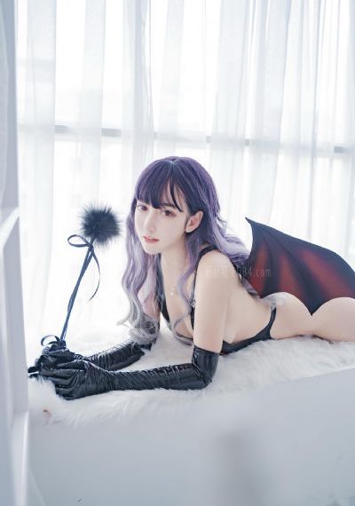 韩国裸体美女抖胸奶乳摇视频_DVD迅雷电影在线
